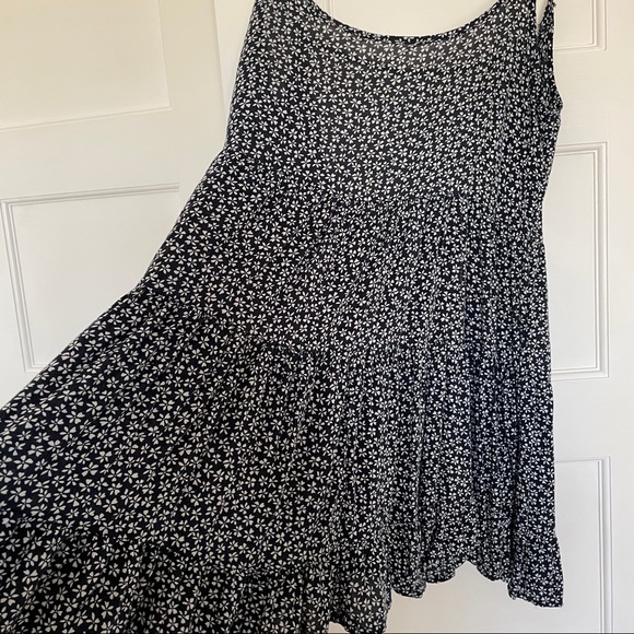 Flower Patterned Dress! - Picture 4 of 5